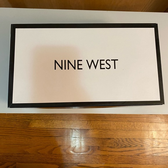 NINE WEST 9 1/2 SNEAKERS - leopard print - Picture 7 of 8